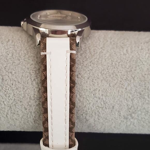 Coach Classic Silver Dial Ladies Watch with Two-Toned Leather Band Coach 37mm - Picture 7 of 10